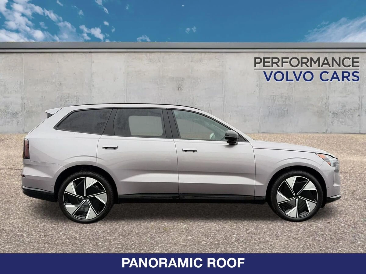 2026 Volvo - image 7