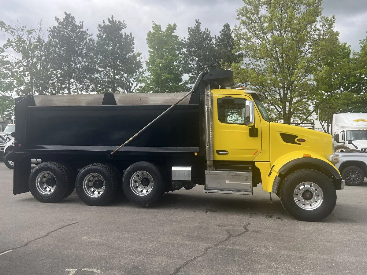 2017 Peterbilt 567 - image 2