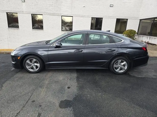 2020 Hyundai Sonata SE photo 2