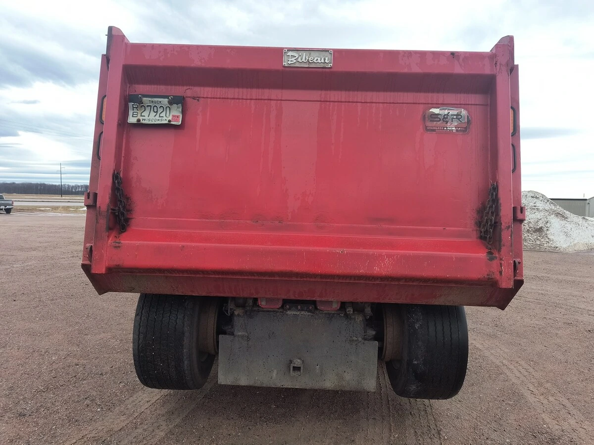 2018 International - image 3