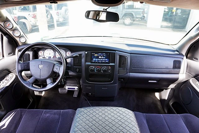 2005 Dodge Ram 3500 Pickup SLT - Photo 27