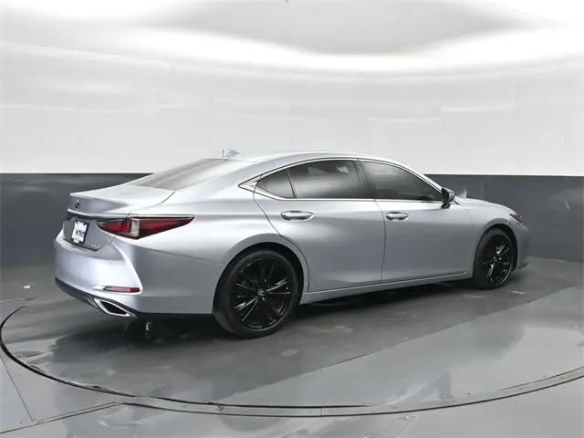 2022 Lexus ES 350 photo 3