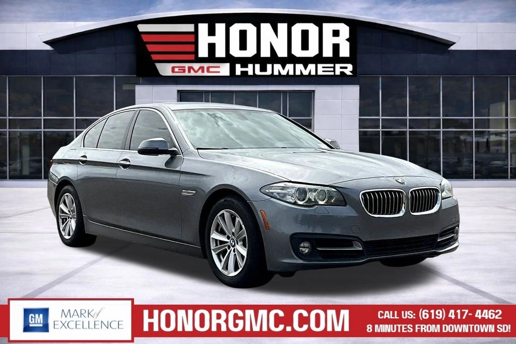 2016 BMW 5 Series 528i Sedan's photo