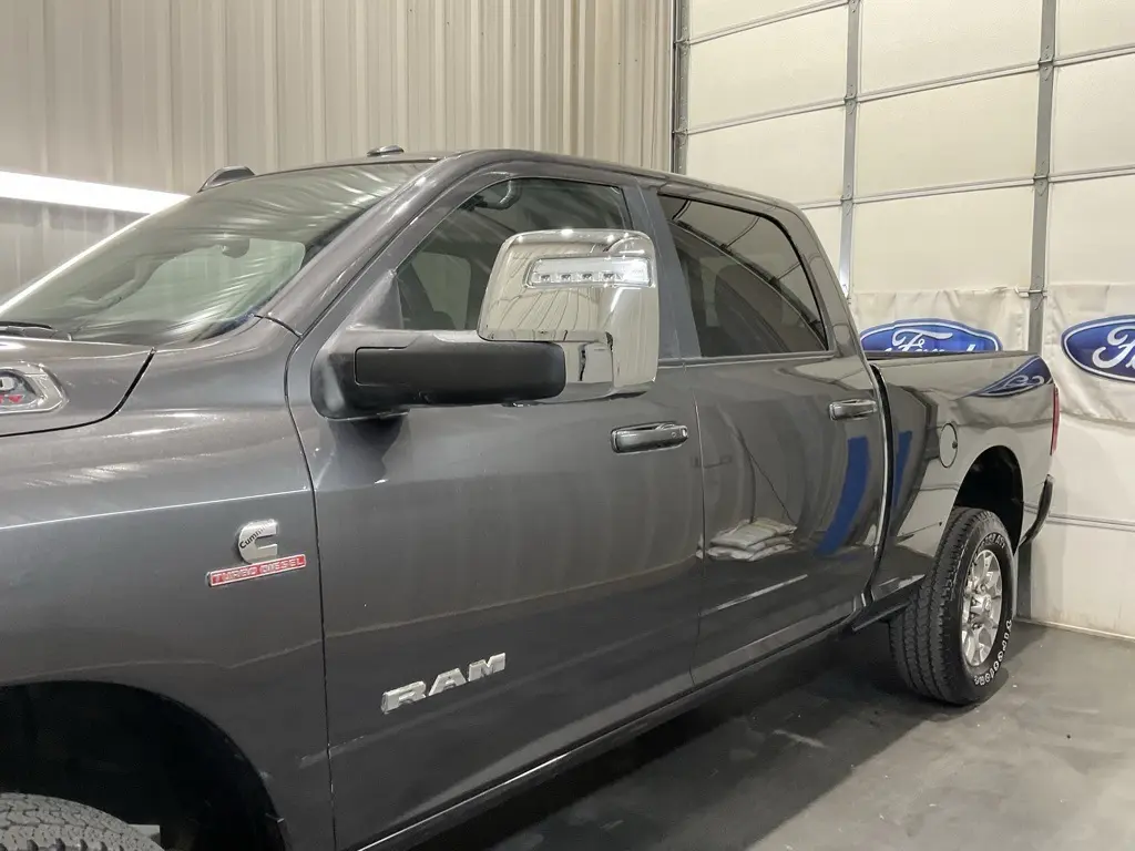 2024 Ram 2500 Laramie photo 3