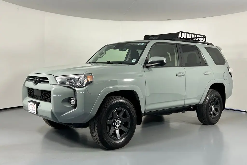 2022 Toyota 4Runner SR5 Trail photo 3