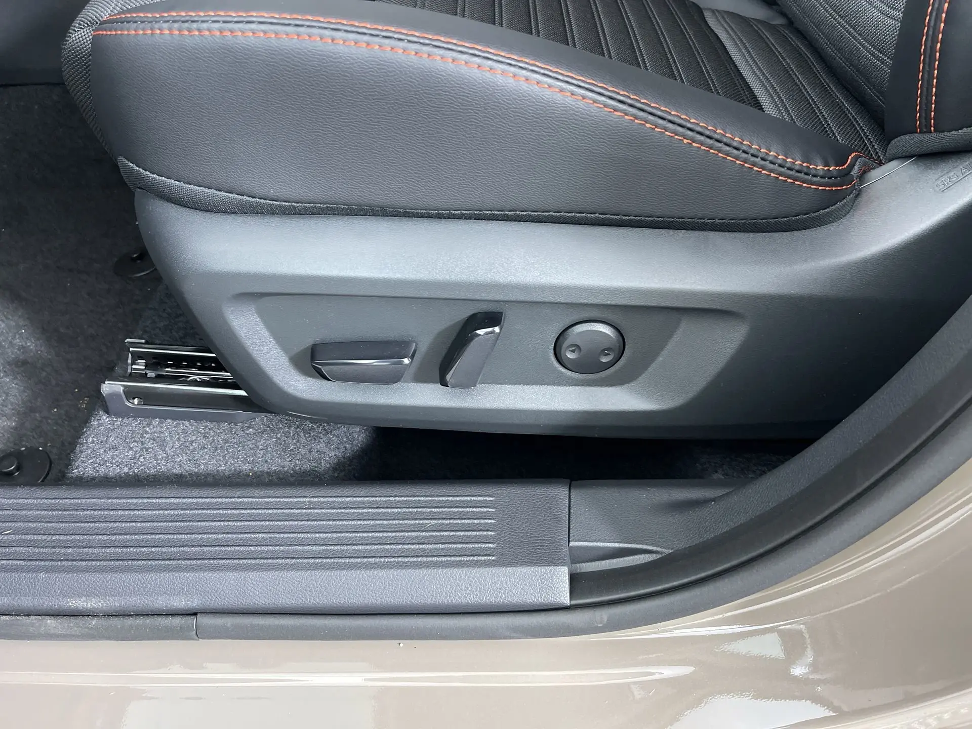 2026 Nissan Rogue SV photo 10