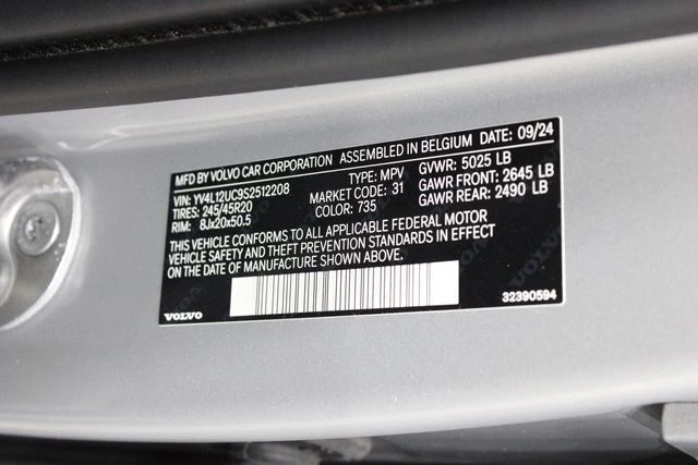 2025 Volvo - image 22