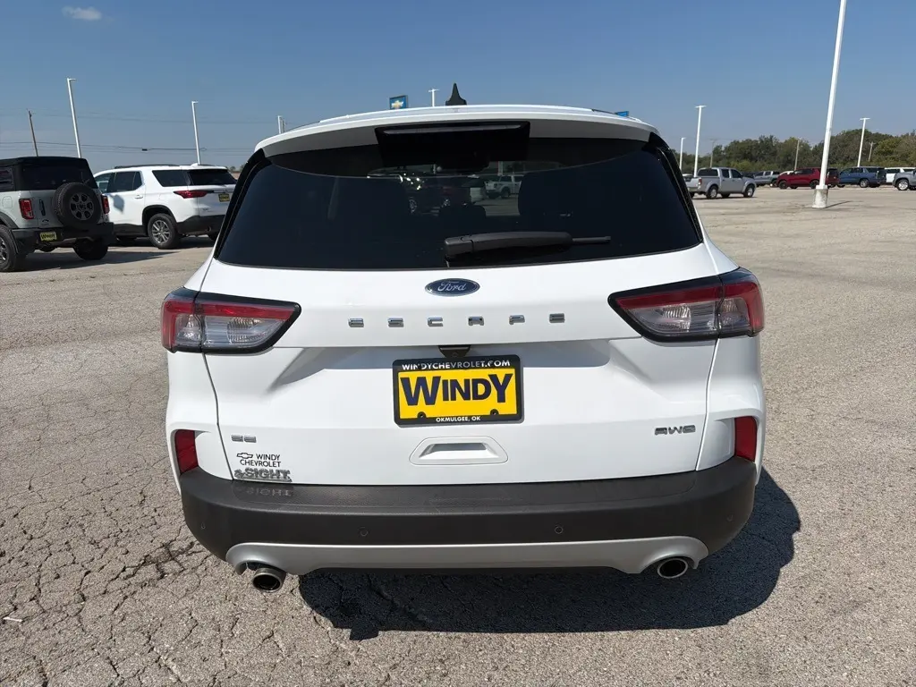 2022 Ford Escape SE photo 6