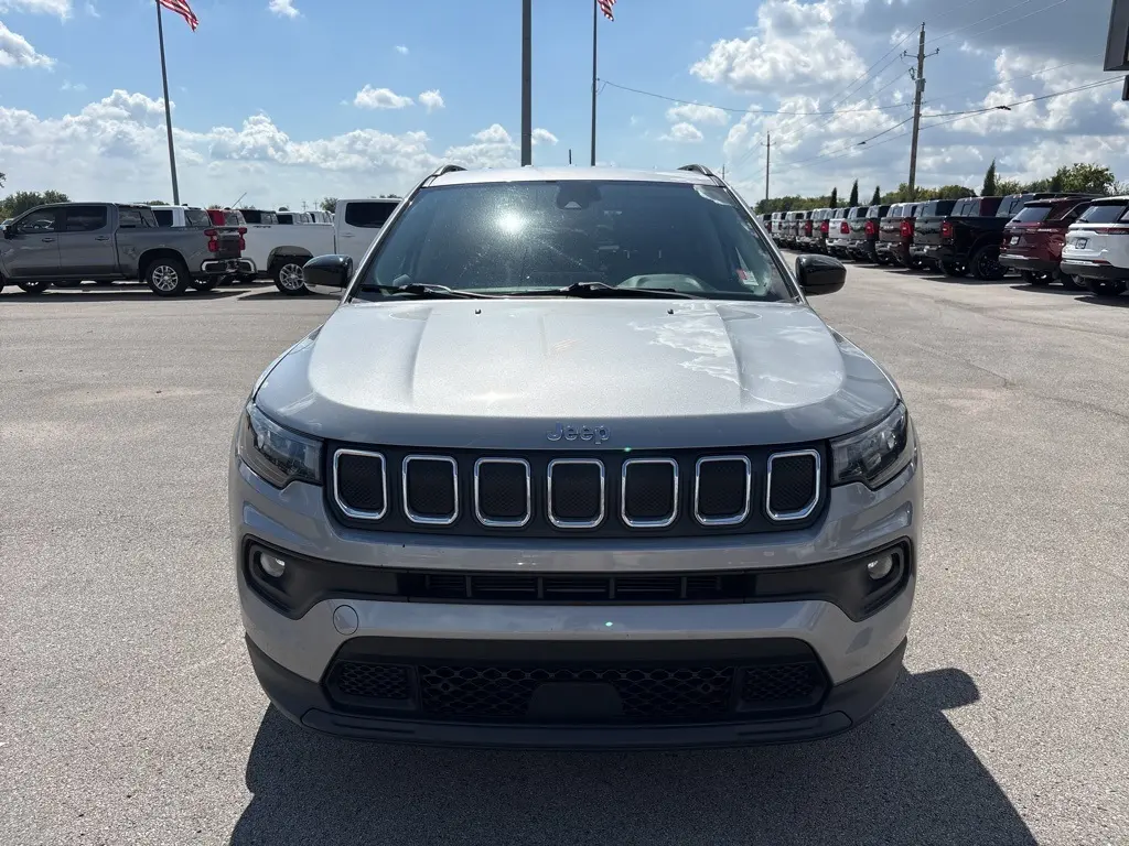 2022 Jeep Compass Latitude photo 8