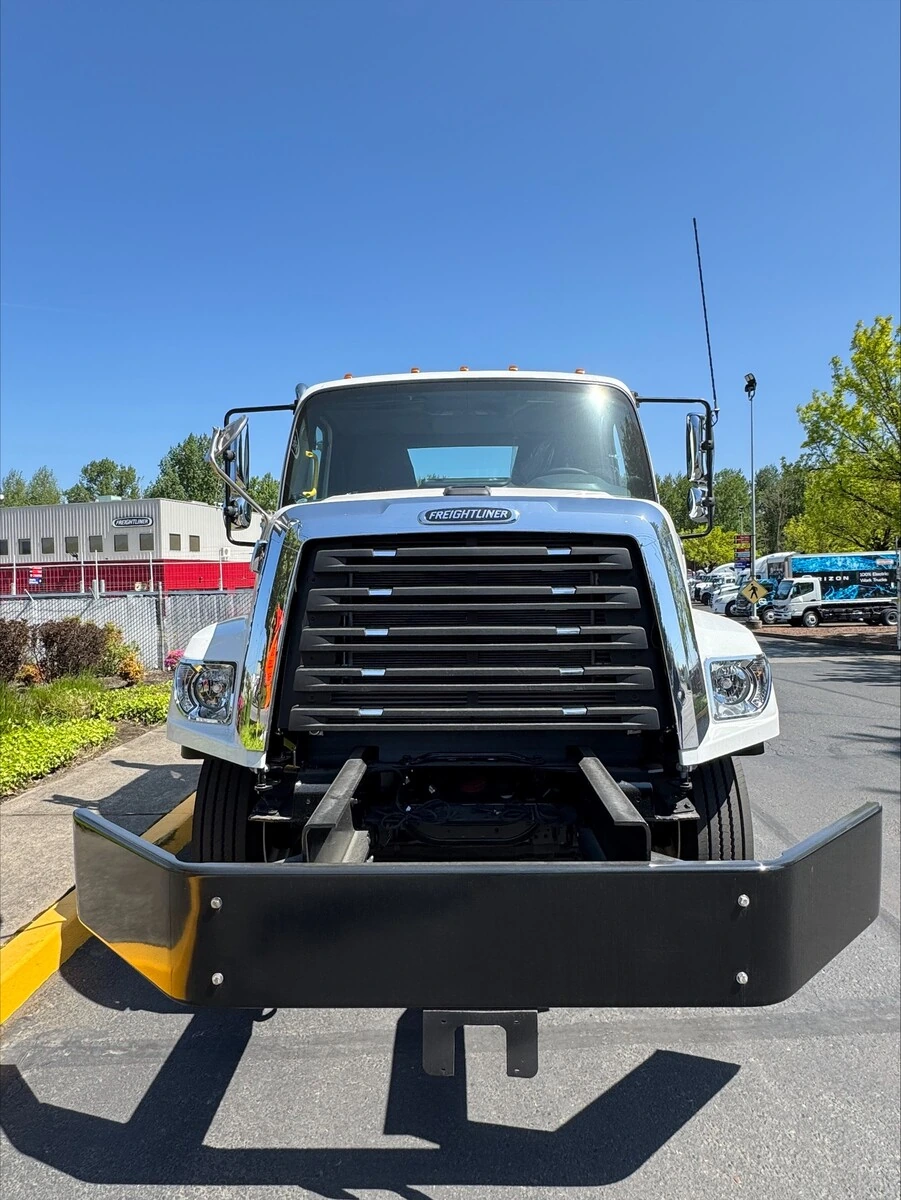 2025 Freightliner 108SD in Portland, OR — photo 4
