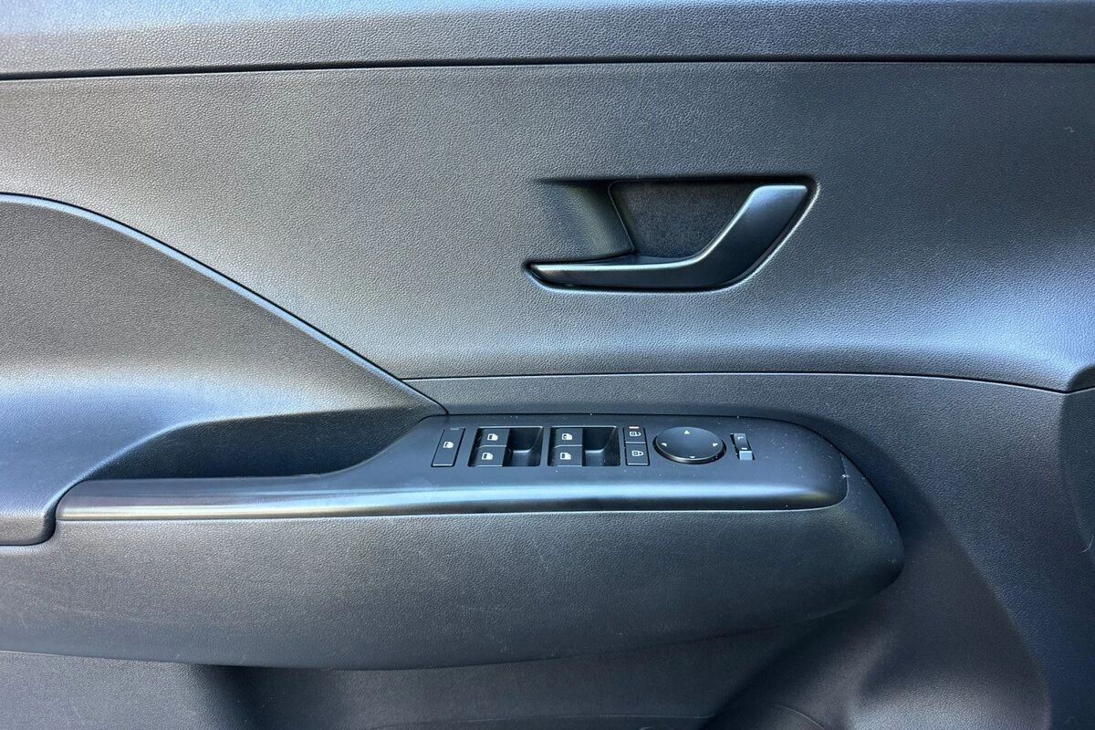 2024 Hyundai Kona SEL - Photo 11