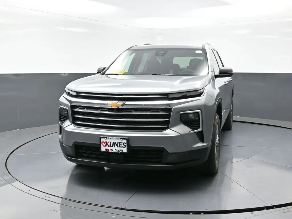 2026 Chevrolet Traverse 2LT photo 4
