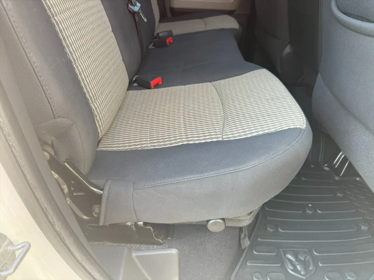 2012 Ram 1500 SLT photo 35