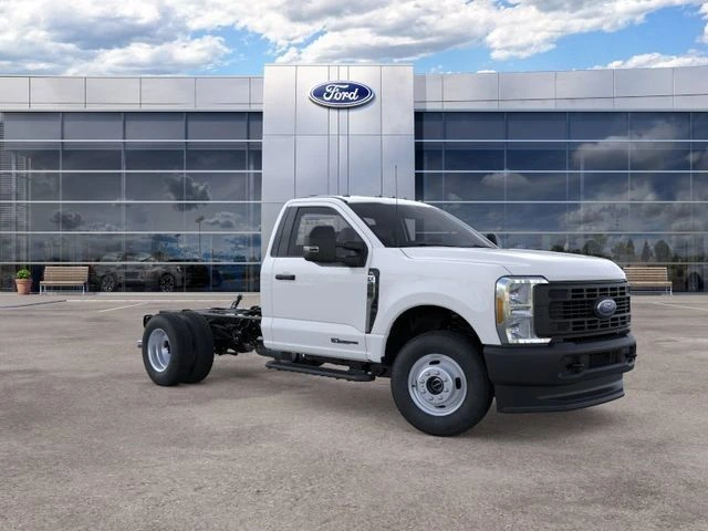 2026 Ford F-350 Super Duty Chassis Cab