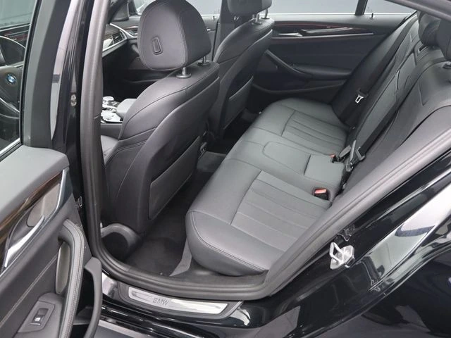 2022 BMW 5 Series 530i - Photo 17