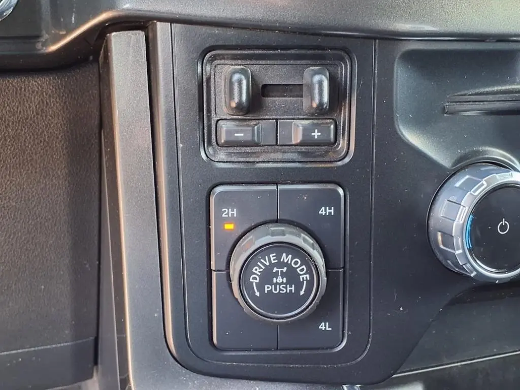 2023 Ford F-150 XLT photo 27