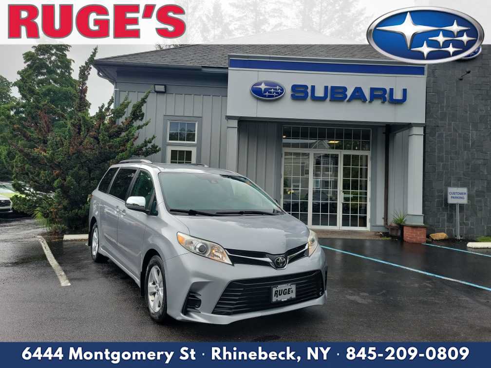 2018 Toyota Sienna LE
