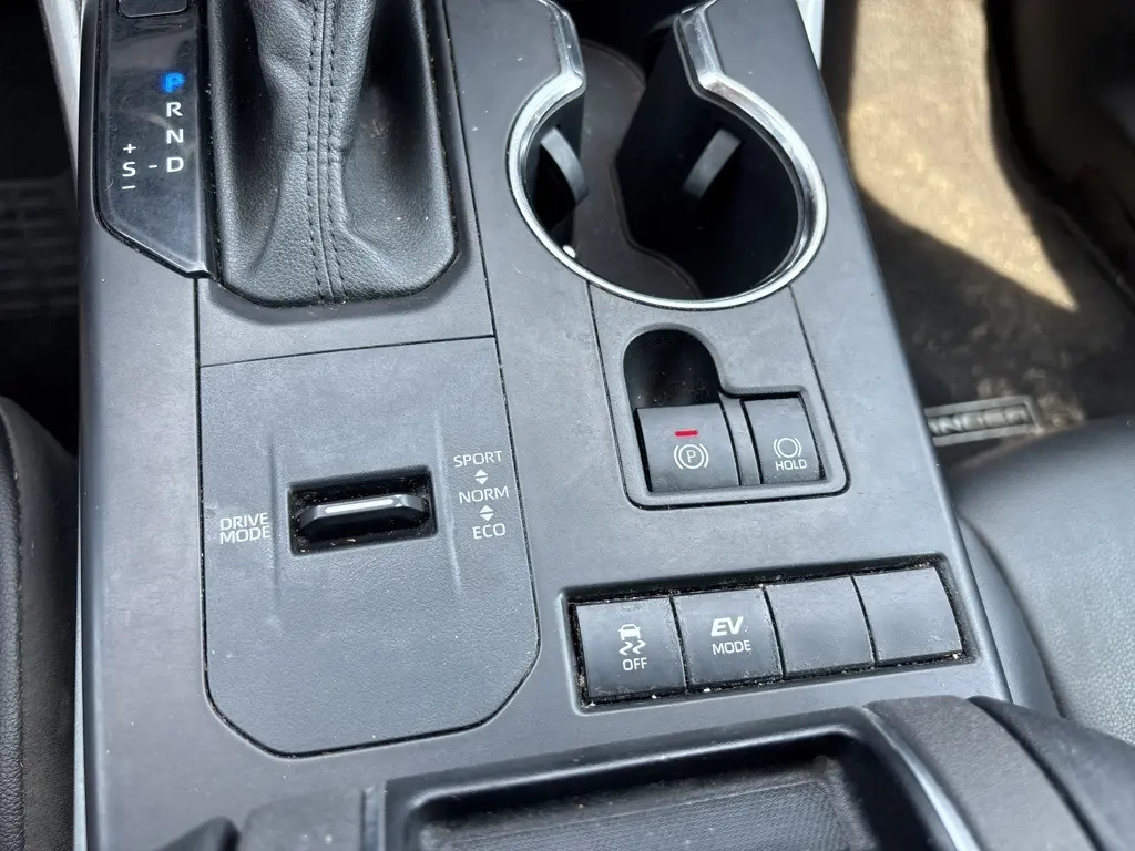 2022 Toyota Highlander Hybrid XLE photo 17