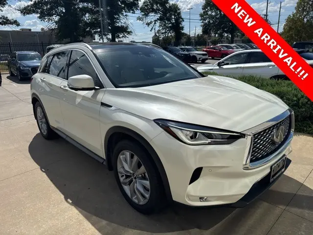 2022 Infiniti QX50 Essential photo 3