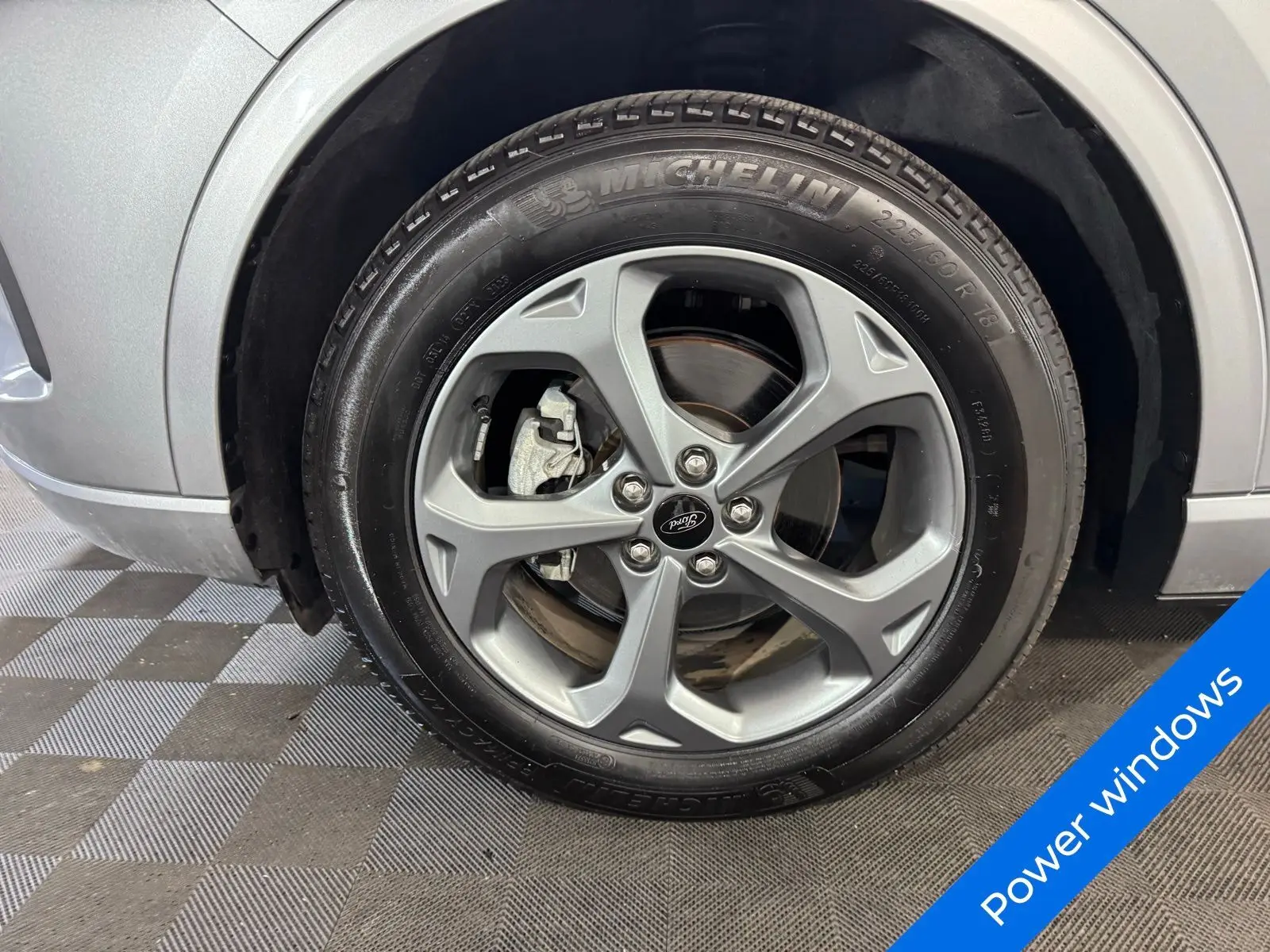2023 Ford Escape ST-Line photo 9