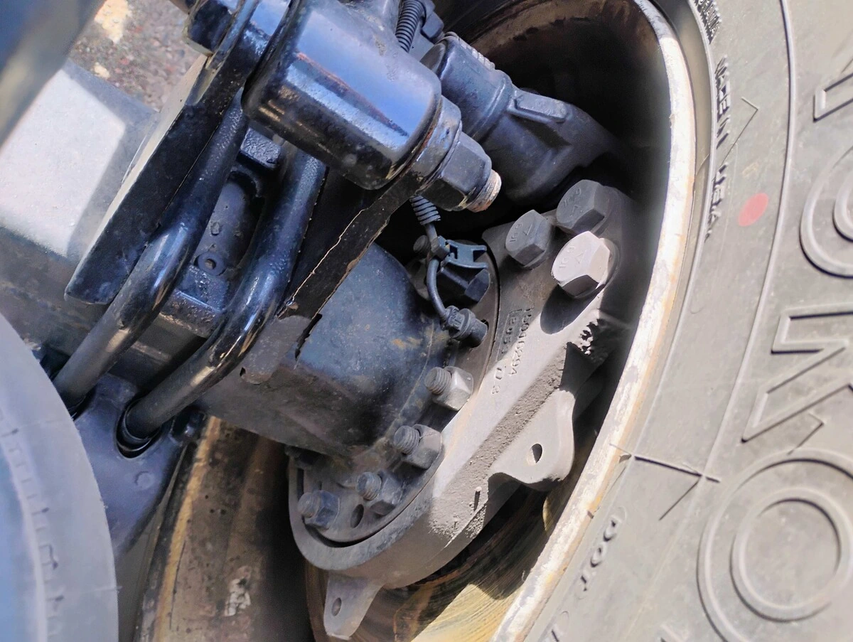 2023 Peterbilt 579 - image 9