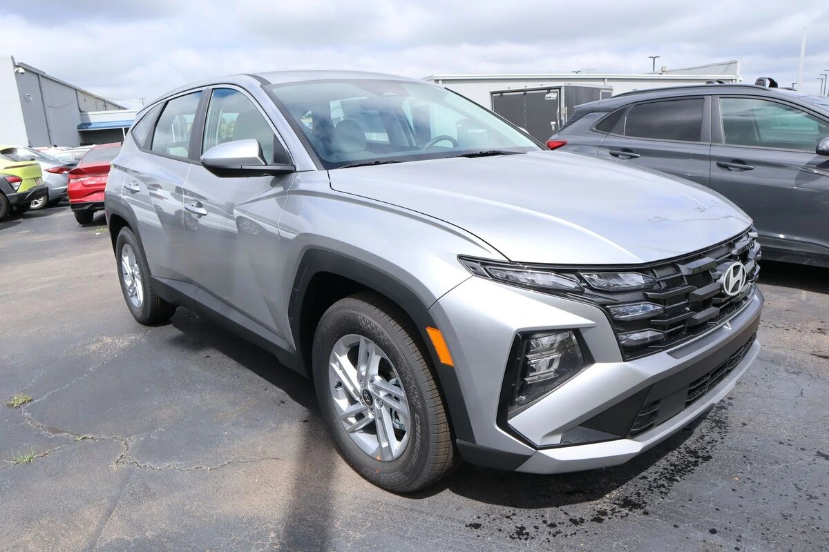 2026 Hyundai Tucson SE FWD's photo