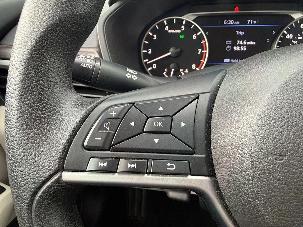 2025 Nissan Altima SV - Photo 14