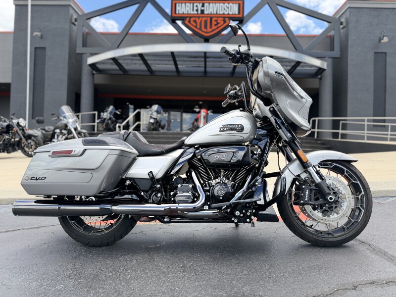 FLHXSE 2023 CVO™ Street Glide®
