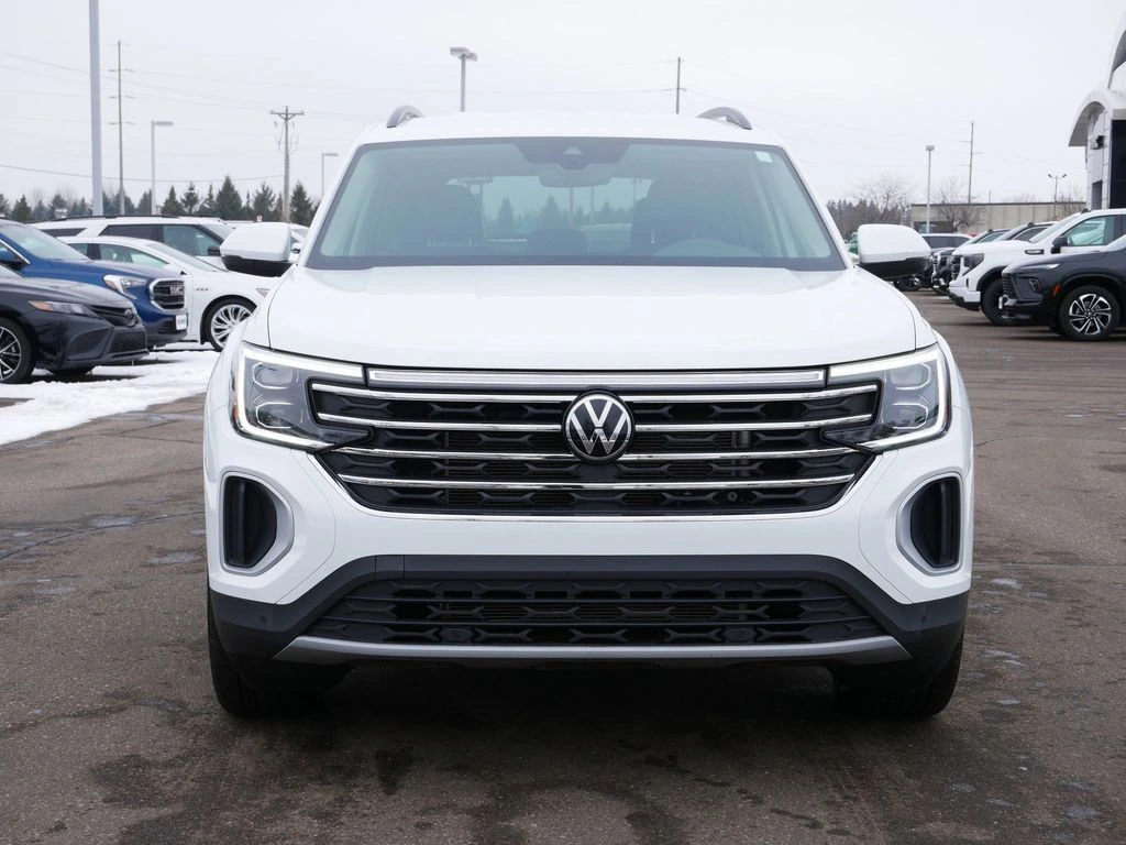 Used 2025 Volkswagen Atlas SE w/Tech with VIN 1V2HR2CA2SC538157 for sale in Hastings, Minnesota