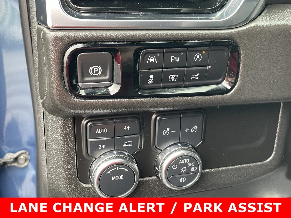 2025 GMC Yukon XL Denali - Photo 29