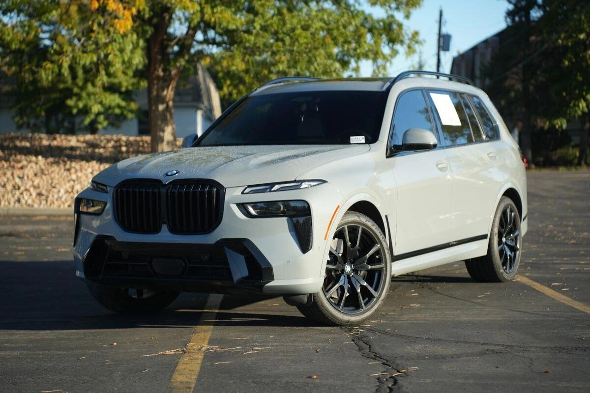 2026 BMW X7 40i