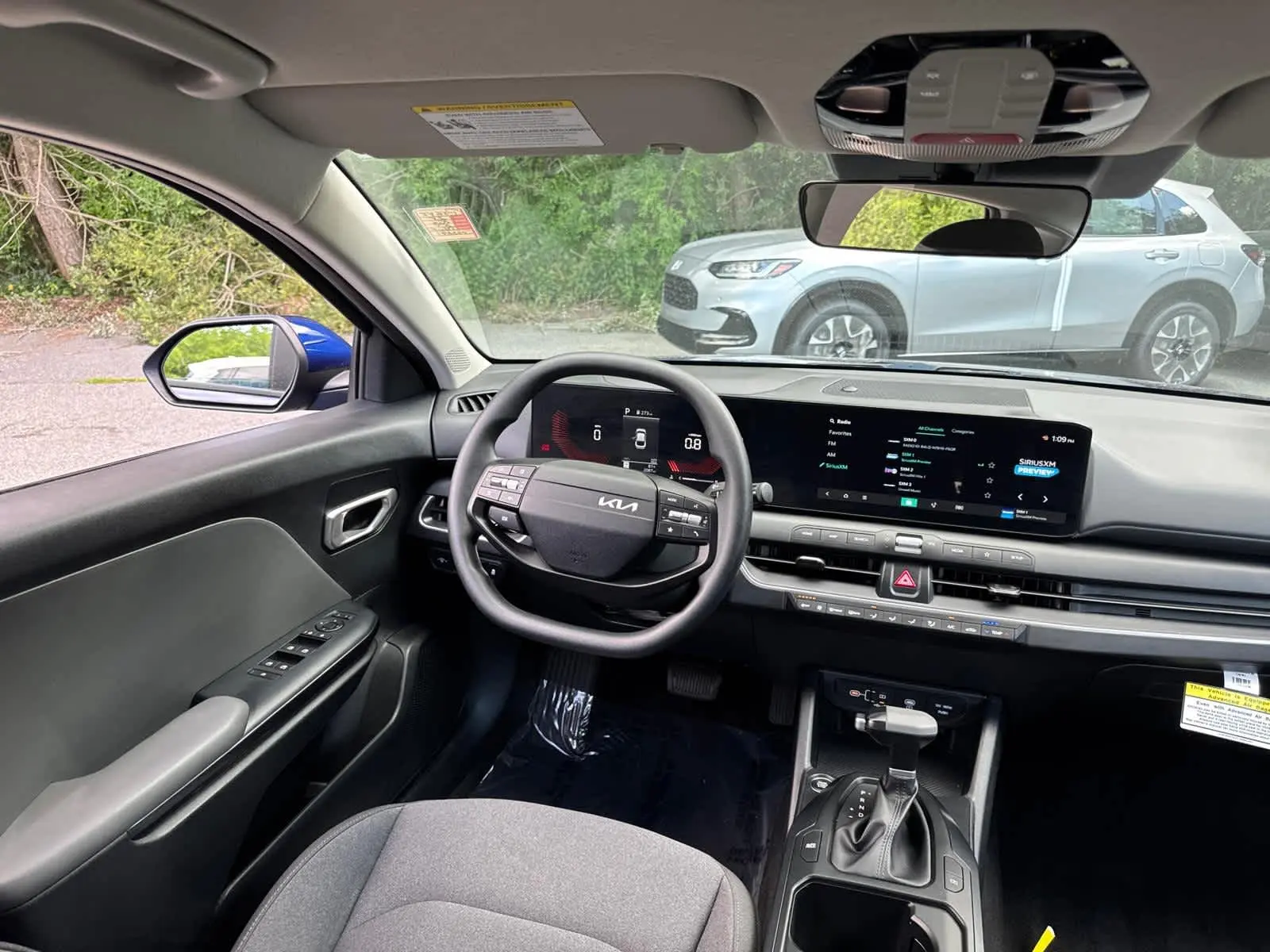 2025 Kia K4 LXS photo 32