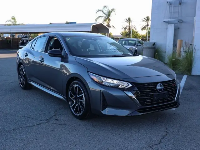 2025 Nissan Sentra SR's photo