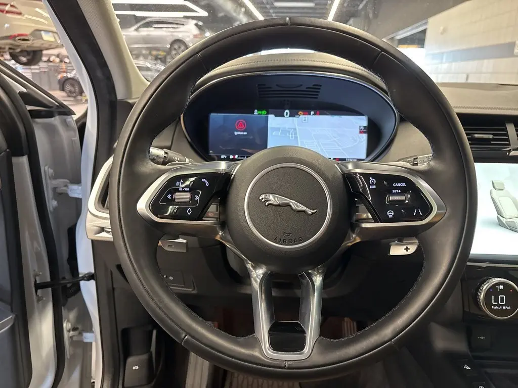 2021 Jaguar E-PACE P250 SE photo 5
