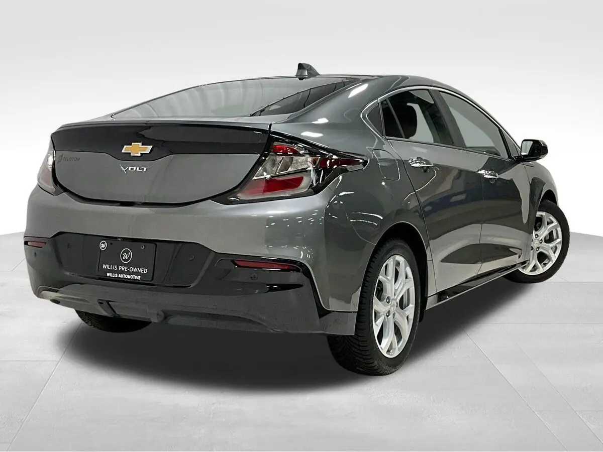 2017 Chevrolet Volt Premier photo 3