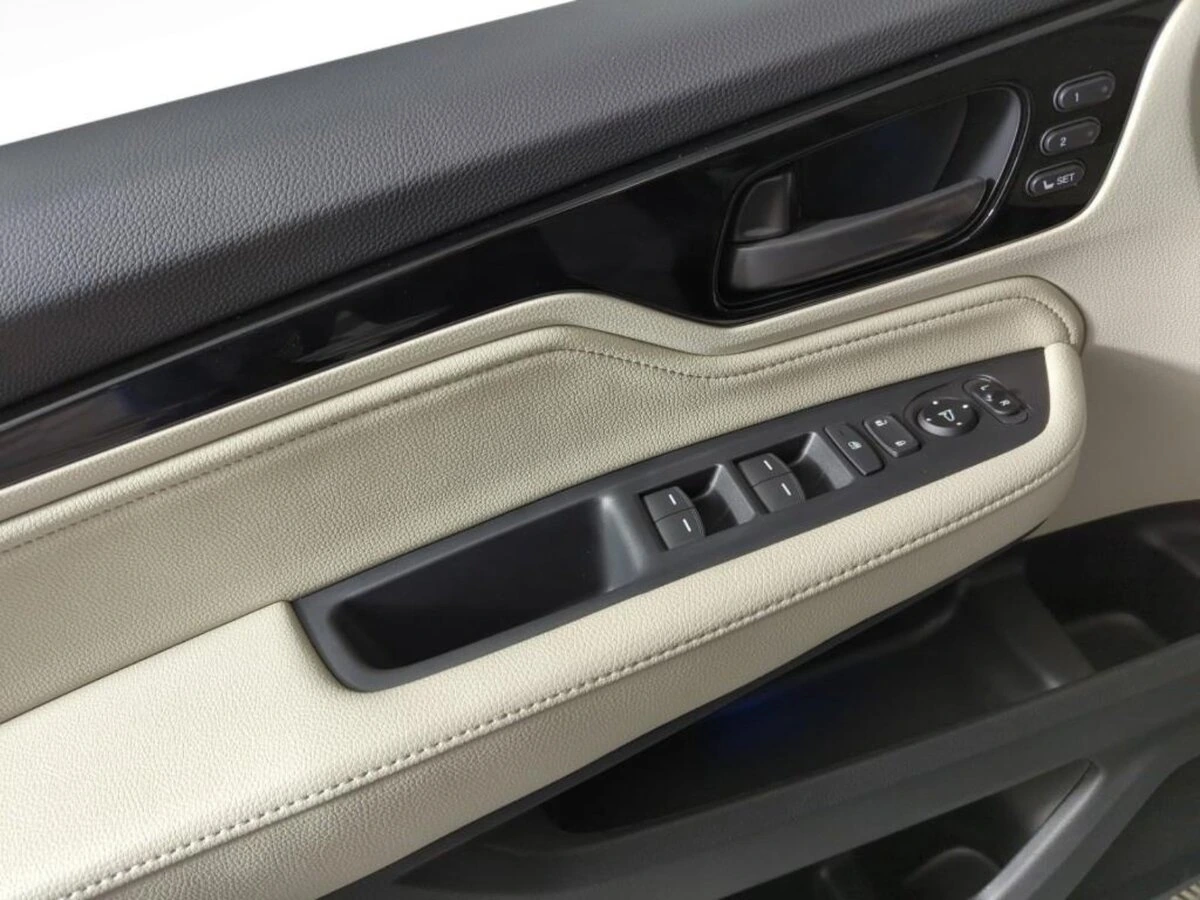 2026 Honda Odyssey Touring - Photo 10