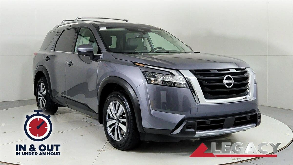 2023 Nissan Pathfinder SL's photo