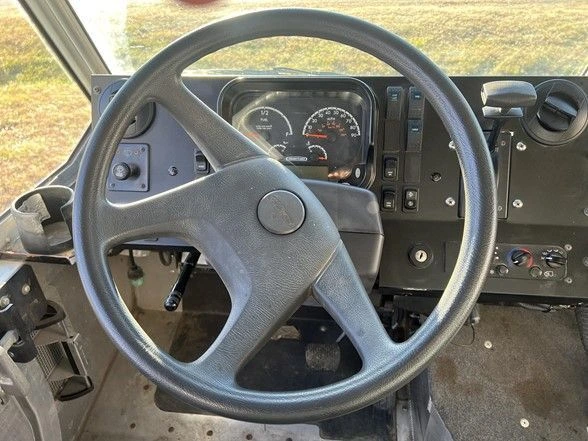 2022 Freightliner - image 9