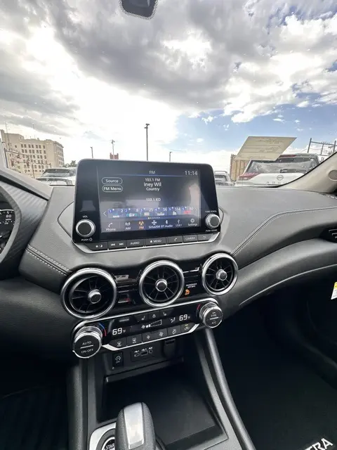 2025 Nissan Sentra SV photo 12