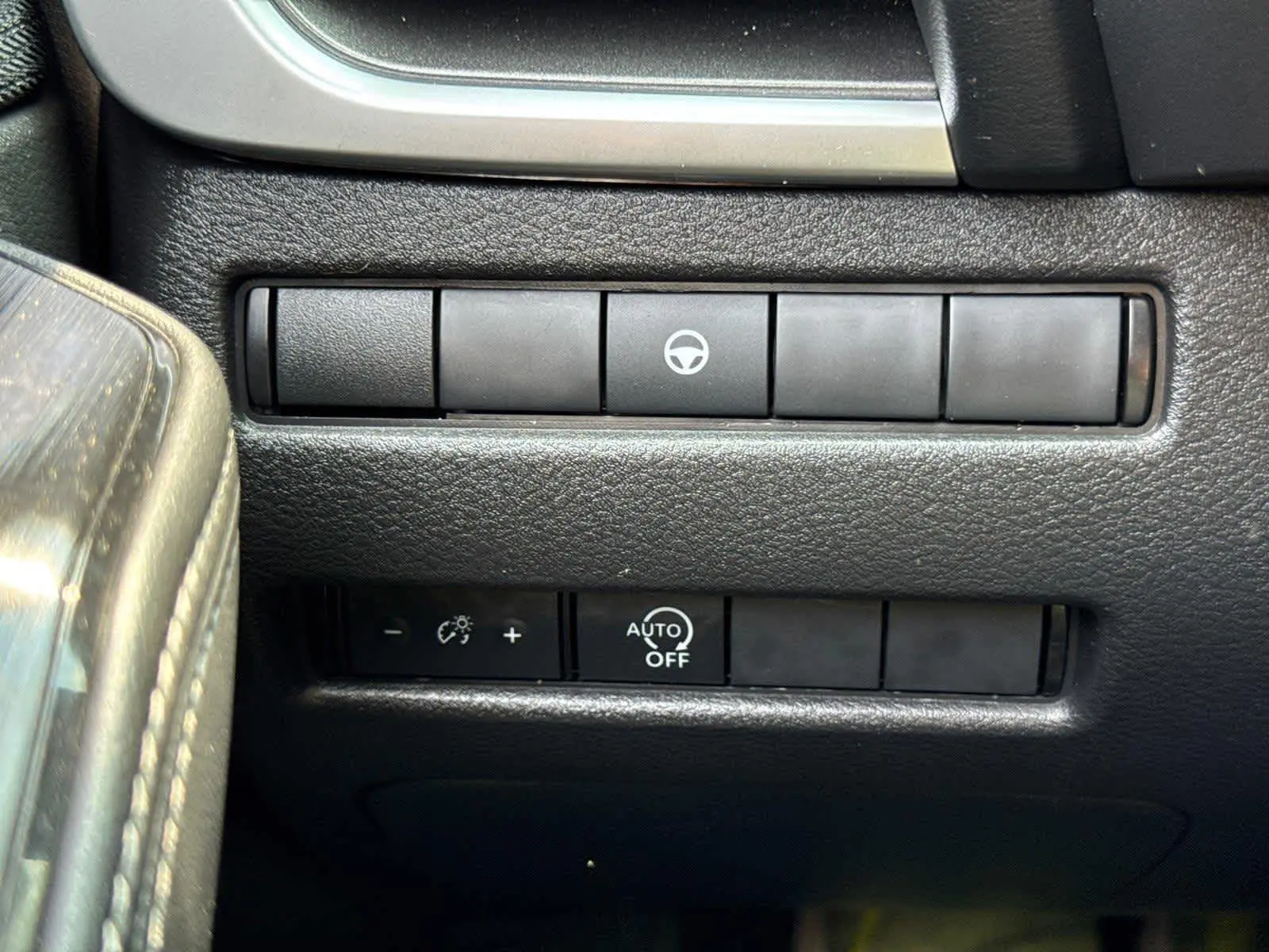 2023 Nissan Rogue SV photo 22