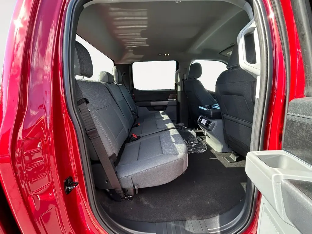 2025 Ford F-150 Lightning XLT photo 11