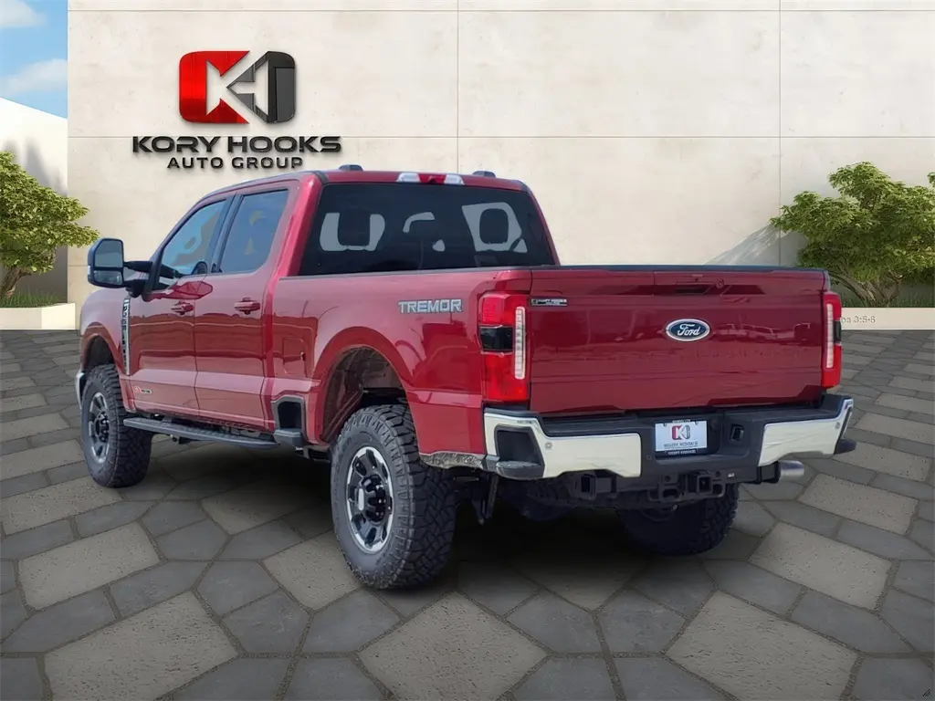 2025 Ford F-250 Lariat photo 4