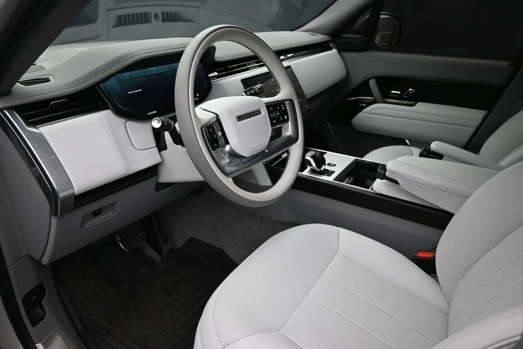 2025 Land Rover Range Rover SV - Photo 15