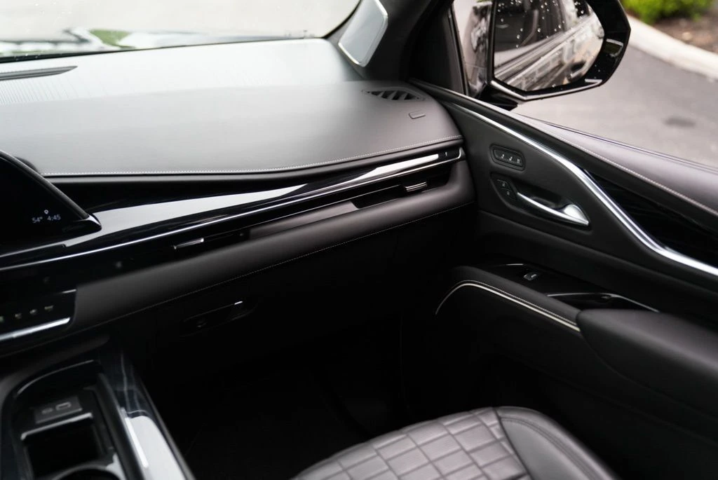 2023 Cadillac Escalade V-Series - Photo 42