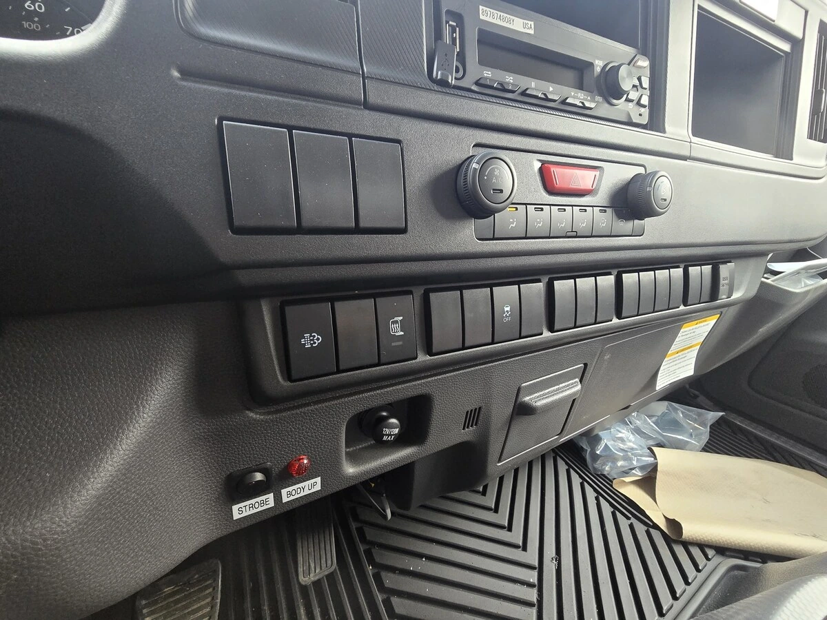 2026 Isuzu NRR - image 3