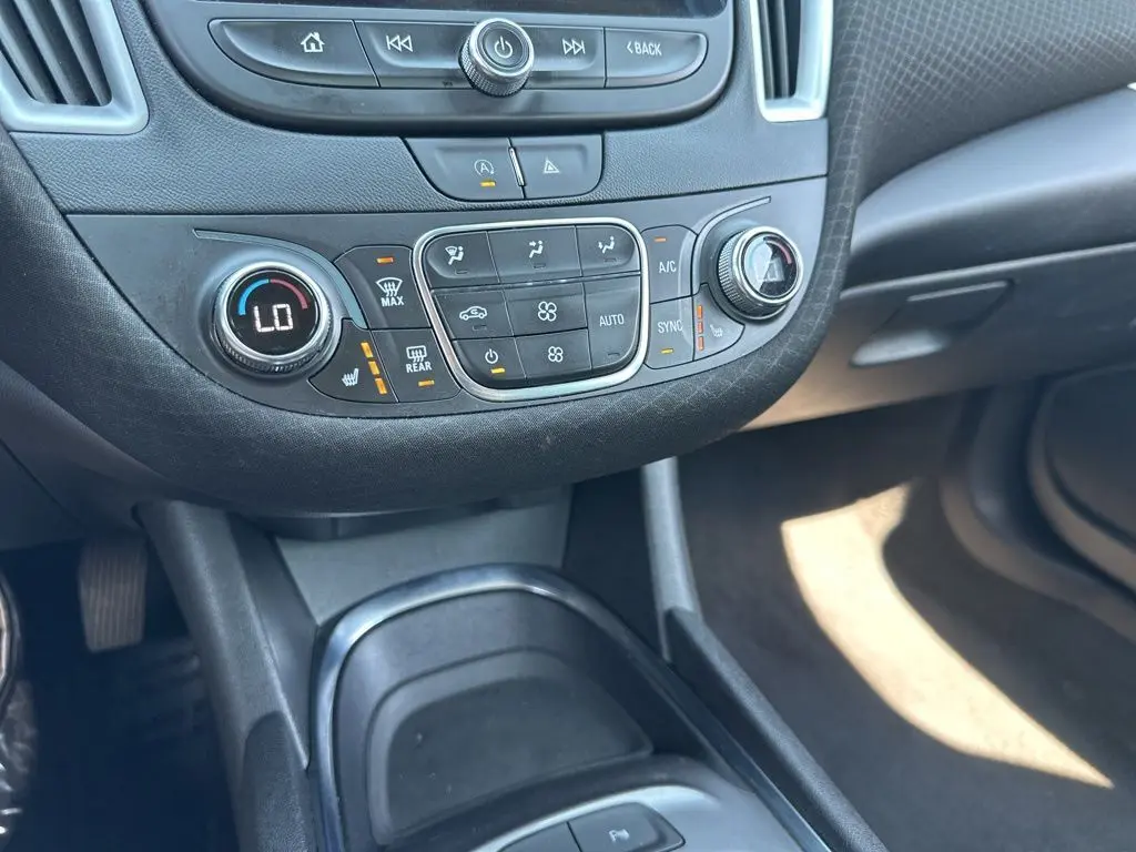 2023 Chevrolet Malibu 1LT photo 25