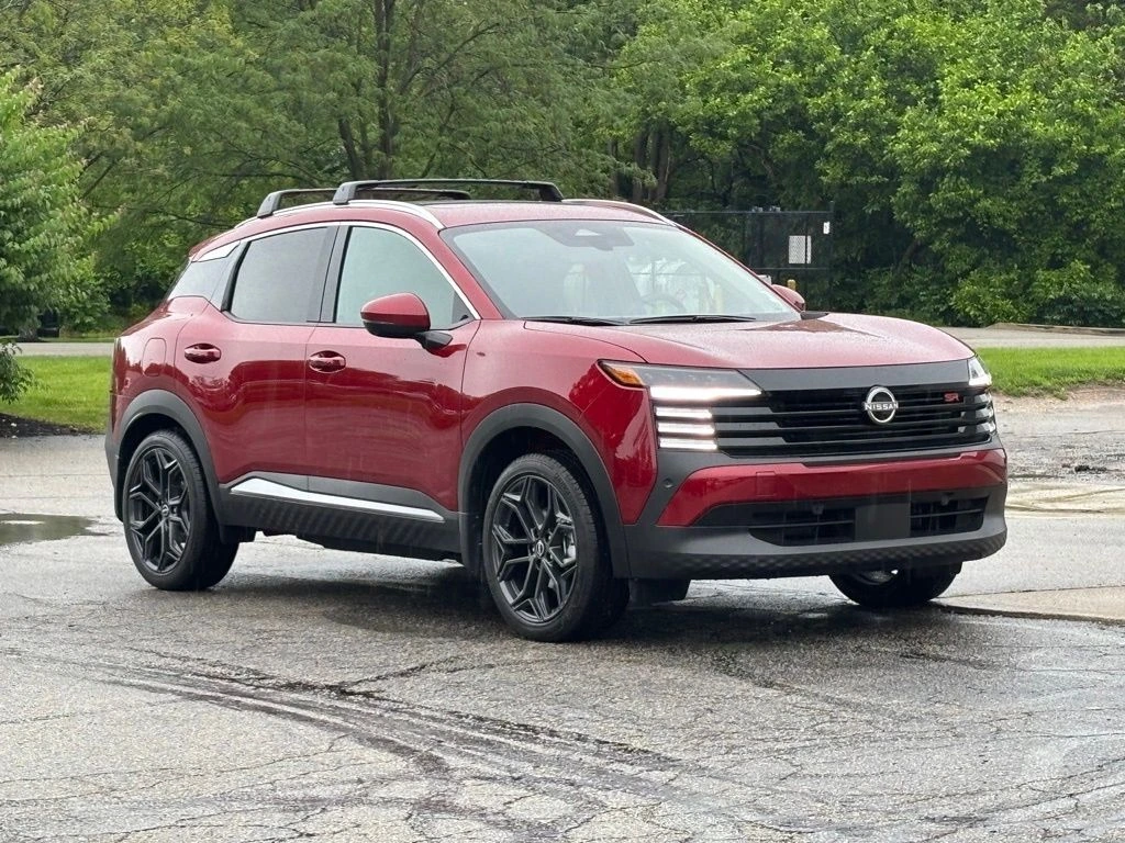 2025 Nissan Kicks 2.0 SR AWD's photo