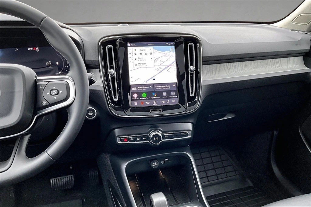 2026 Volvo - image 9