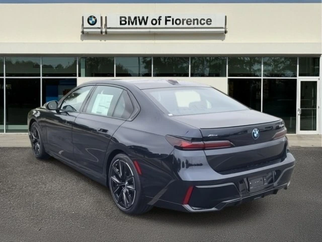 2026 BMW 7 Series 750e - Photo 6