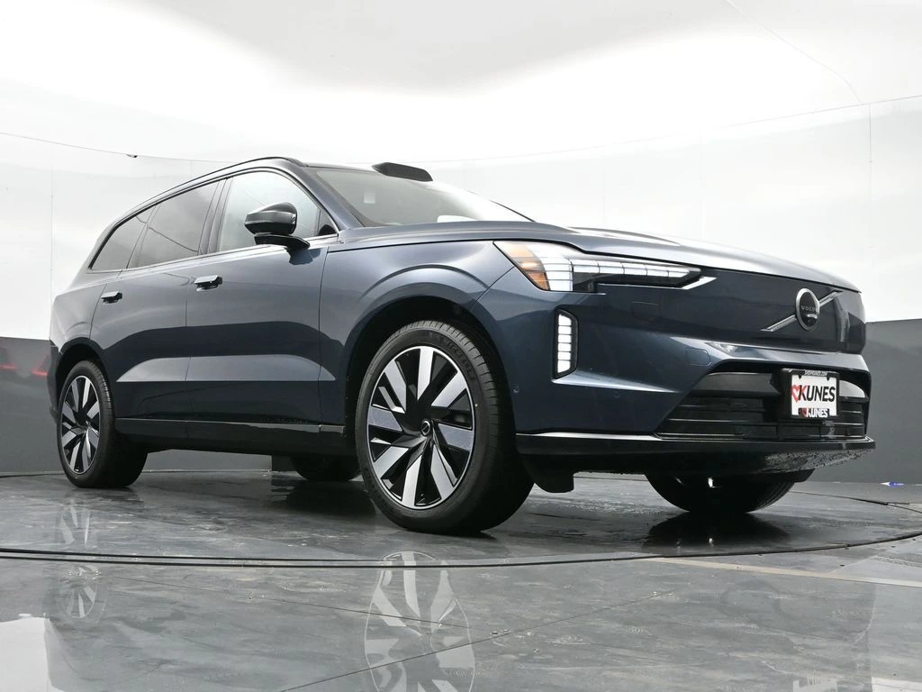 2025 Volvo EX90 Ultra - Photo 35